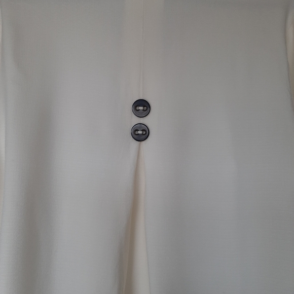 CLAY -  Beautiful Ecru Shirt for Women - Size: S (FITS LARGE) - Made in USA - Picture 7 of 15